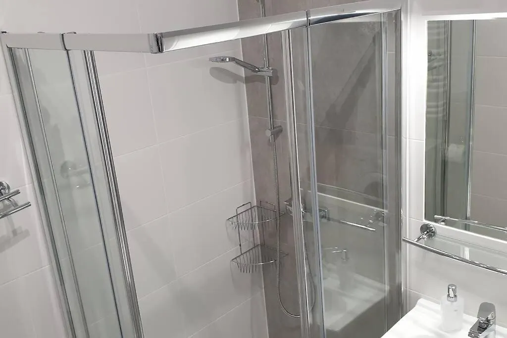Daire Wygodny Apartament Niedaleko Centrum, Free Parking, Air Condition Krakow