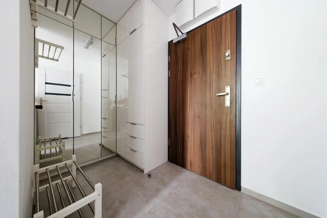 Daire Wygodny Apartament Niedaleko Centrum, Free Parking, Air Condition Krakow