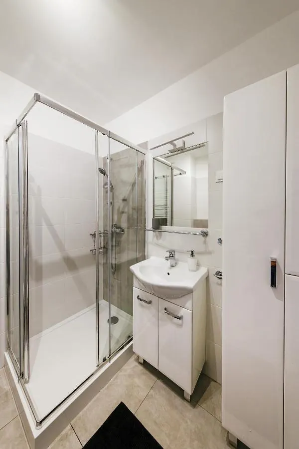 Wygodny Apartament Niedaleko Centrum, Free Parking, Air Condition Krakow Polonya